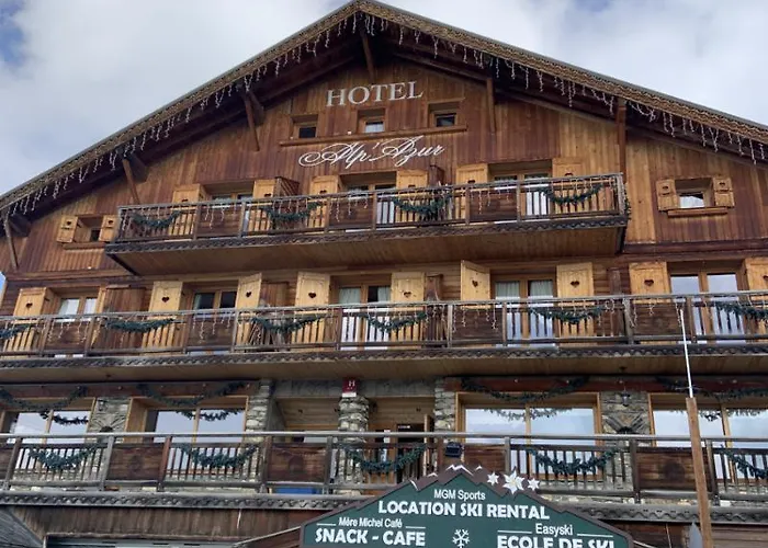 アルパジュル ホテル 3*